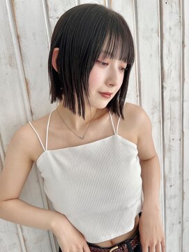 アイユー(ii+U) グレージュアッシュ　フレンチカジュアル　ぱっつん前髪