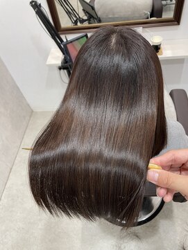 ラナ(Lana) 【Lana】ブルーベージュ　艶髪　髪質改善カラー