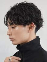 波巻きスパイラルパーマメンズマッシュウルフセンターパート韓国