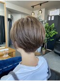 アッシュベージュ×刈り上げショート