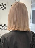 切りっぱなしボブミルクティーベージュハイトーンカラー調布
