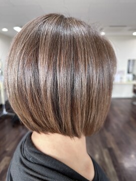 ヘアメイク フェイス(hair make faith) 前下がりショート