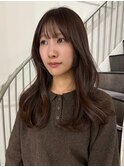 大人可愛いブラウンカラーのセミロングスタイル