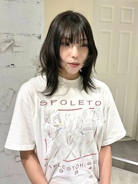 ヨーク(YOKE) 【YOKE】オリーブグレージュレイヤーミディアムハッシュレイヤー