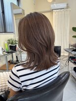 トゥルー(true) くびれ''レイヤースタイル 赤味を抑えたベージュカラー