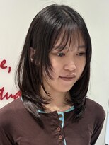 キングダム 元町店(KINGDOM)&nbsp;シースルーバング×顔まわりレイヤーのミディアム