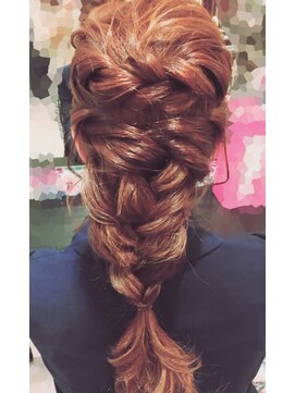 ソレイユミュー トロワ(Soleil mju trois) ルーズねじり編み込み