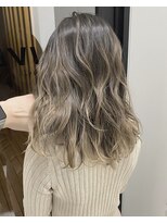 アライブ キチジョウジ(ALIVE Kichijoji)&nbsp;ALIVE吉祥寺 バレイヤージュグラデーション着物ことりベージュ