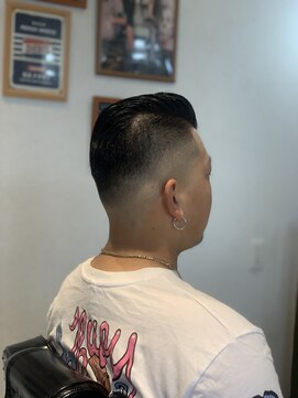 ブルートバーバーショップ(BLUET Barber Shop) 震災スキンフェード