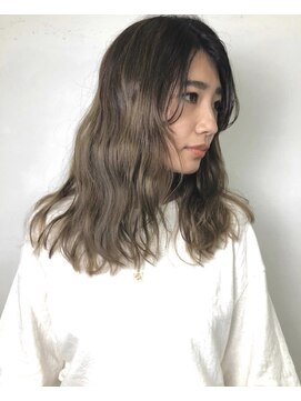 メロウ(MELLOW) グレー×ブリーチハイライト