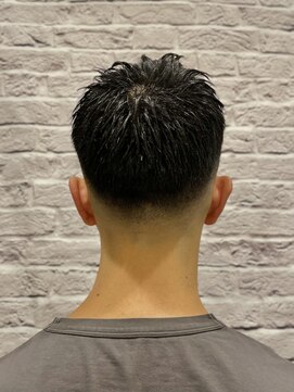 グレイスフル バーバープラチナム 六本木店(Graceful Barber platinum) スキンフェード/ビジネス/バーバー/ショート/黒髪/刈り上げ