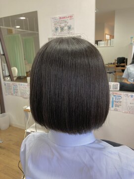 ナチュラル(Natural) 前下がりボブ