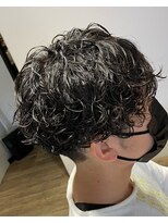 エヌプラス(N+)&nbsp;刈り上げセンターパートサーフカールブルーブラッフェザーパーマ