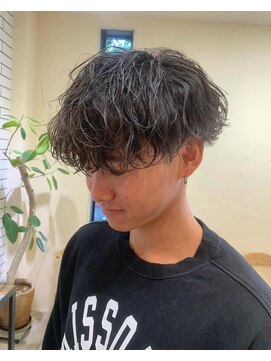 シフト(SHEEFT) 黒髪×マッシュショート 爽やか波打ちパーマ ツーブロック