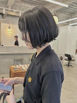 エルメ クラマエ(Elme) 丸みショートボブ