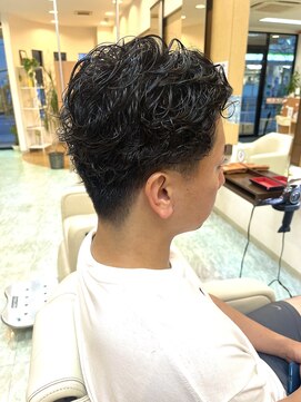 マキシム ナカイ(MAXIM NAKAI) バックパーマスタイル刈り上げかき揚げパーマツイストスパイラル