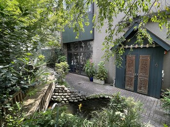 SUN 白金台　本館【サン】