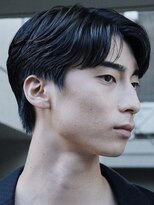 センターパート毛流れニュアンスパーマコンマヘアガイルヘア黒髪