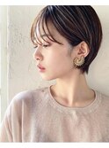 横顔美人！男性にも人気のある骨格補正の小顔ショート