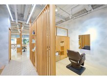 ココロサロンハナレ 浅草美容院(cocolo salon HANARE)の雰囲気（全席半個室サロン。落ち着いた雰囲気の内装になっております　）