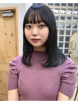 ヨーク(yoke) ミディアムレイヤー/ブルーブラック/顔まわりカット