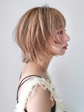 シスタ(SISTA) ハイトーンシャギーボブ外ハネ顎ラインボブ谷ひより/30