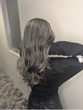 ブランシスヘアー(Bulansis Hair) 黒のカラーだけでできる!デザインカラー
