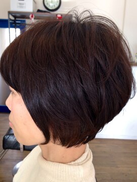 ヘアーデザイン フェローズ(Hair Design Fellows) 大人向け前下がりボブ