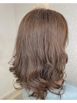 ヘアーアンドメイク ドレス(DRESS) 白髪を染めない白髪ぼかしカラー &りんご幹細胞トリートメント