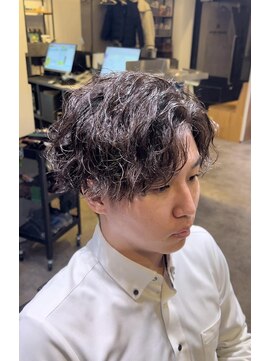 クオンヒール(QUON HEAL) センターパート波巻きツイストスパイラルパーマシャドウパーマｎ