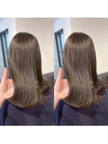 シー.(SHE.)&nbsp;オリーブベージュ×ミディアムボブ