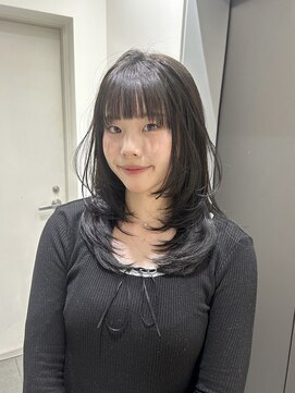 ユーフォリア 渋谷グランデ(Euphoria SHIBUYA GRANDE) レイヤーカット ミディアムヘア 顔まわりカット