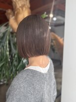 マド(Mado)&nbsp;アイロンブローなし切りっぱなしボブ