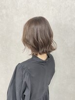 フランチェスカドットボブ(francesca.bob)&nbsp;グレージュカラー×外ハネボブ【渡辺俊弥】梅田