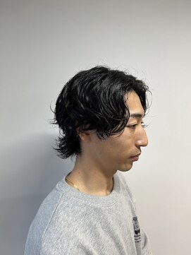 イッヒ 茅ヶ崎(IHHI) men'sグランジパーマナチュラルウルフセンターパート