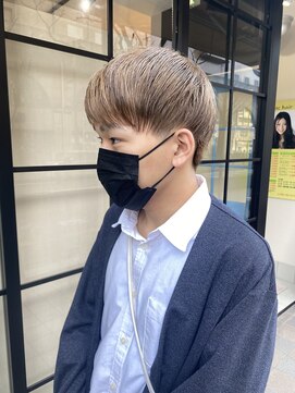 トロンヘアー(tronc hair) メンズに人気のミルクティーベージュ