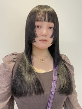 ルシアーアトリエ(Luthier atelier) ぱつっとロング＋ステップカット