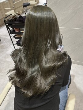 ミズチャーム(Ms.CHARM) 小顔レイヤーカットオリーブベージュウェットヘア