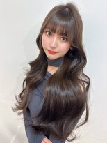 ユーフォリア 渋谷グランデ(Euphoria SHIBUYA GRANDE)&nbsp;ヨシンモリ　顔周りカット　グレージュカラー　フェミニンロング