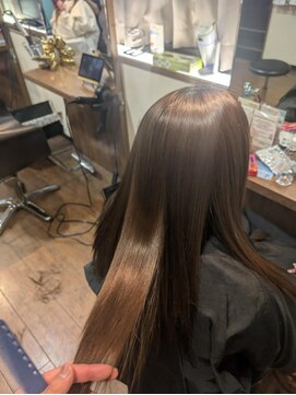 ブランシスヘアー(Bulansis Hair) 酸性ストレートでツヤツヤに！！