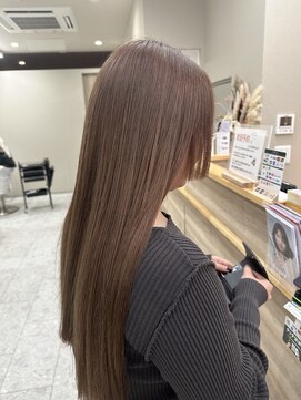 シカ 神戸三宮元町店(Cica) ブラウン 艶ブラウン 姫カット 顔周り 三宮 髪質改善