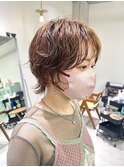 ハンサムショートウルフカットミルクティーベージュボブパーマ