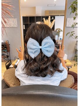 アンジュールリバティー(UN JOUR LIBERTY) キッズリボンヘア