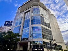 ミンクス渋谷スマートサロン(MINX shibuya smart salon)の雰囲気(宮下パーク目の前のアクセス!100坪のきれいで開放感のある空間)