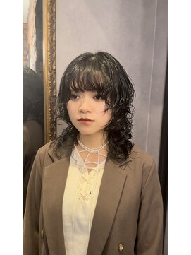 アルティザン(artisan) ミディアムマッシュウルフレイヤーパーマ
