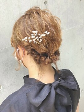 ディア(.eer) 。* *☆ ボブ アップスタイル ☆ **。 編み込み × シニヨン