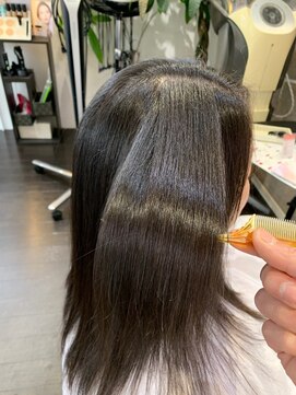 サックスヘアー(Saks hair) シンプルなストレートスタイル[おすすめはイルミナ/髪質改善 ]
