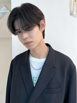 ゼストプール(ZEST POOL) ニュアンスパーマ　センターパート　カルマパーマ　ガイルヘア