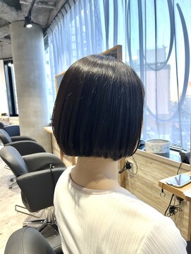 リーオオサカ(Lee Osaka) 前下がりボブ/kana