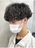 波巻きパーマメンズマッシュセンターパートツイストスパイラル